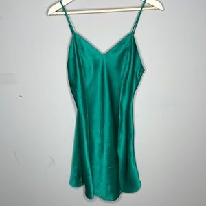 Vintage Victoria’s Secret 100% Silk Green Chemise